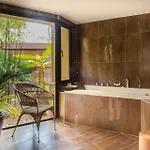 Japanese-inspired Facing Pic Saint-loup Ferienhaus