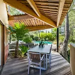 Japanese-inspired Facing Pic Saint-loup Ferienhaus